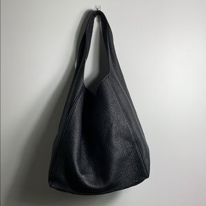 aritzia black pebbled leather shoulder bag